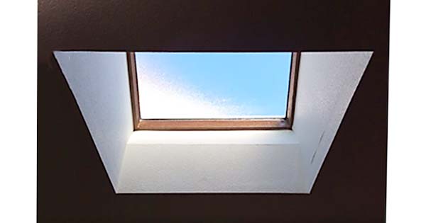 天窓（トップライト）からの雨漏り対処⇒天窓撤去工事を行いました