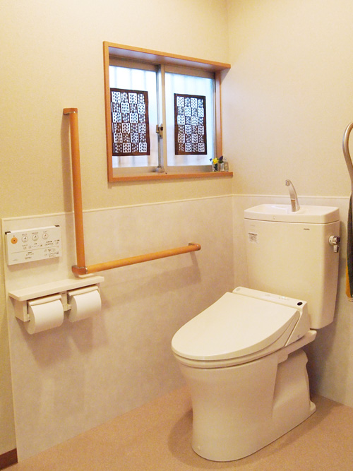 玄関とトイレがバリアフリーに