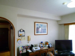 元はアーチ型だった扉も入れ替えて、イメージ一新です。>