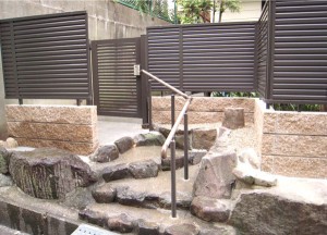 高さは高すぎず、低すぎずの絶妙なバランスになるよう、 細心の注意を払ったプランとなっています。>