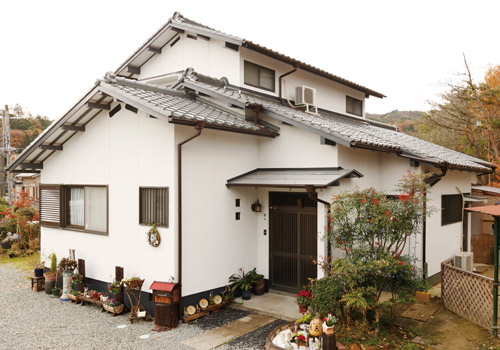 増築を機会に外壁の塗装もしていただき風格のある外観になりました。>