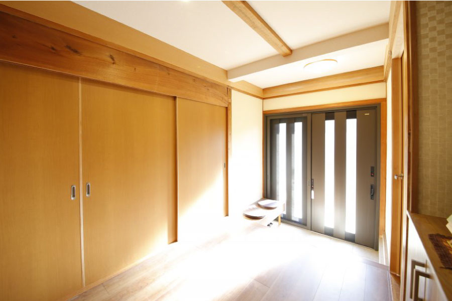 南向き玄関なら問題は少ないですが、北向きドアのリフォームの画像