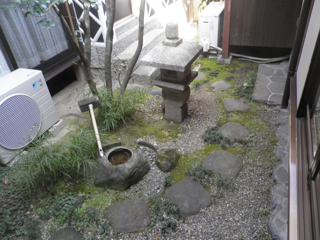 坪庭>