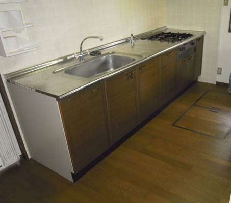 <p>施工前はI型のキッチン</p>

