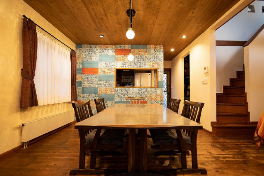 コープ住宅では壁紙の張り替え費用は主に「壁紙（クロス）のリフォームの画像