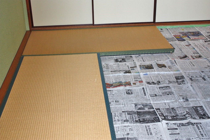 いよいよ、畳を取り入れます。戸外が乾燥し畳の天日干しの方法の画像