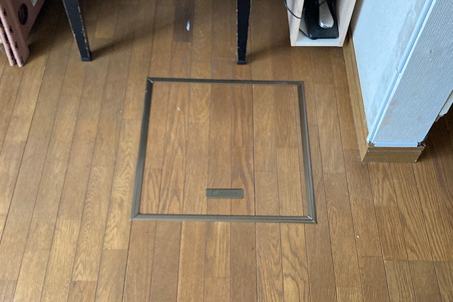 床下点検口の新設工事