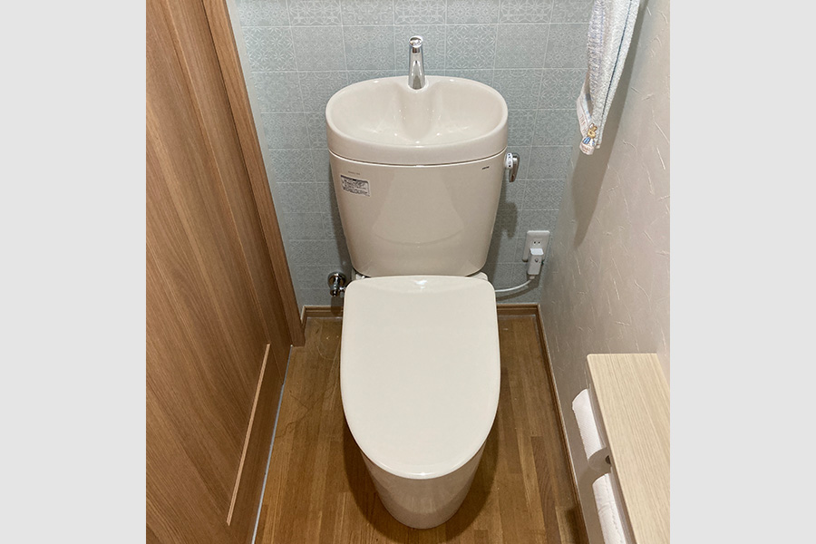 階段ホールを利用したトイレの新設工事