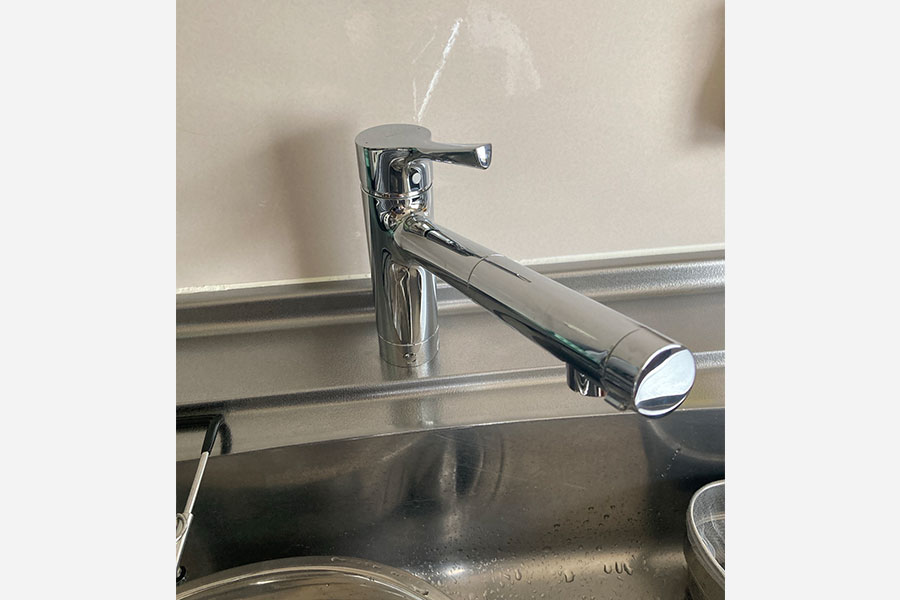 キッチンの水栓取替え工事>