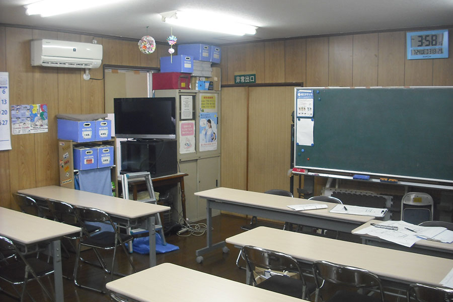 施工前の建物内部>