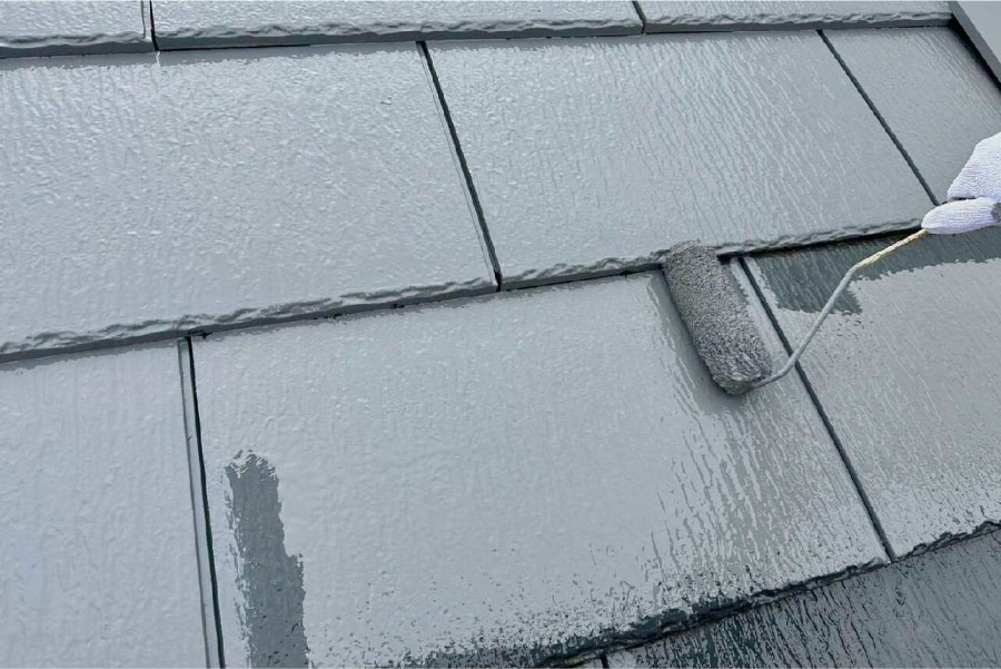 塗り替えは、屋根材に塗料を塗布する作業で屋根のリフォーム・葺き替えの画像