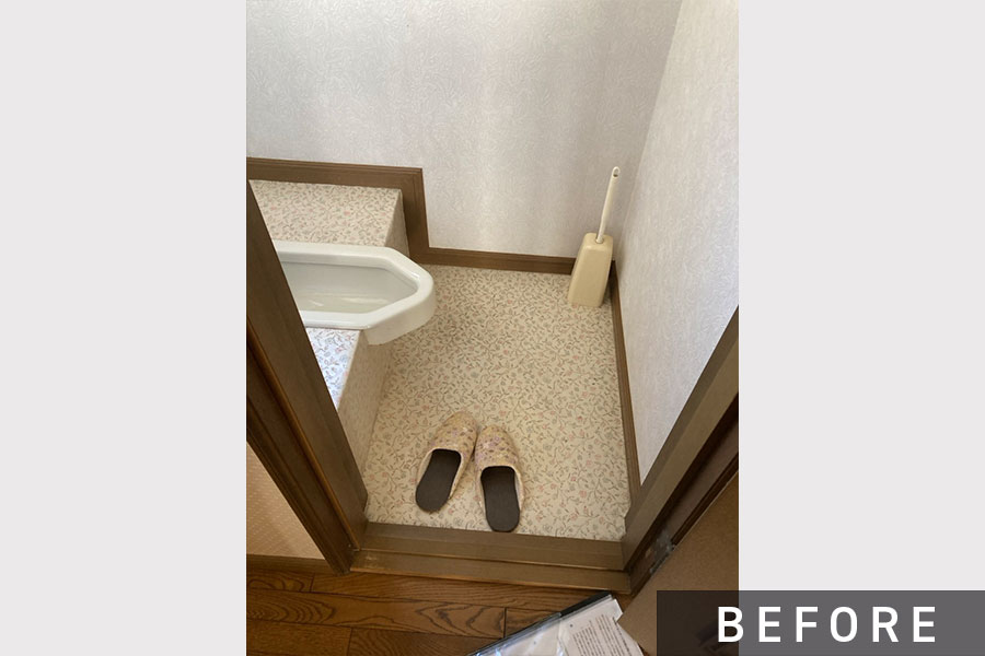 施工前のトイレ正面>