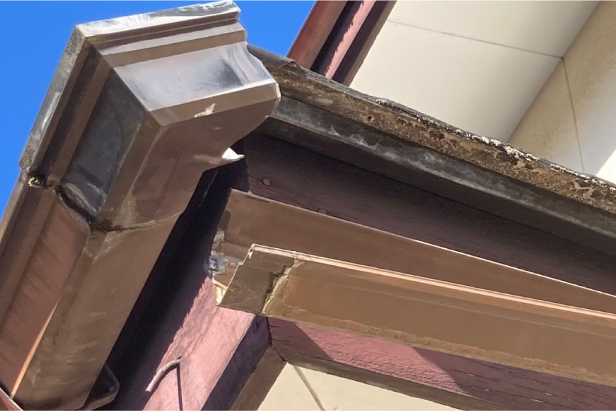 雨の日に水があふれていませんか？
 
雨樋の修理・リフォームの画像