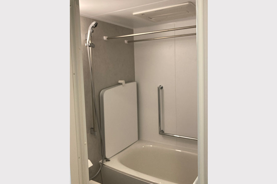 システムバスのリフォームと浴室暖房乾燥機設置工事