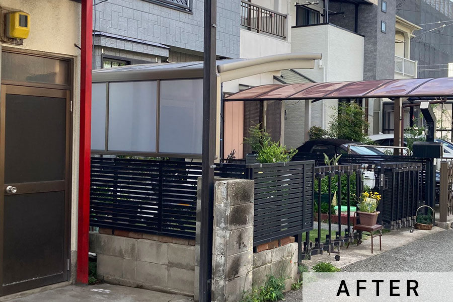 サイドパネルの施工後（裏側）<br />
>