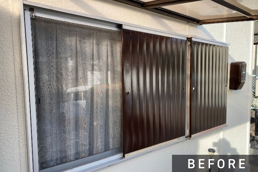 施工前の雨戸>