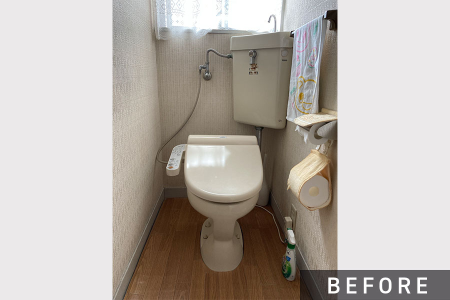 施工前の墨付きトイレ>