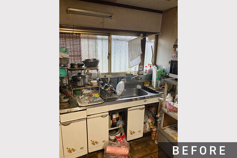 施工前のキッチン>