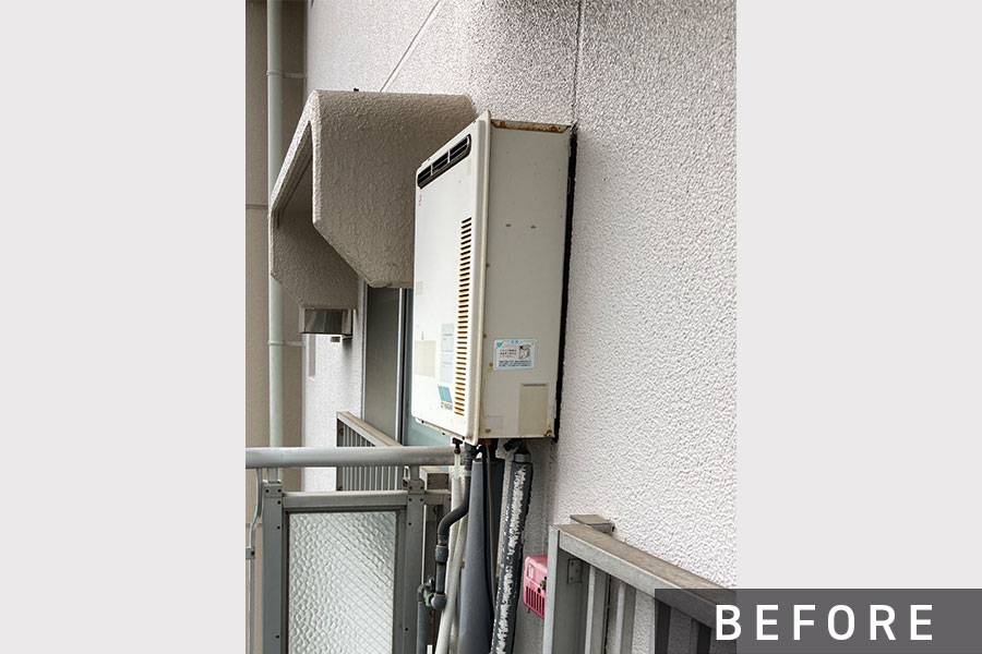 施工前の給湯器>