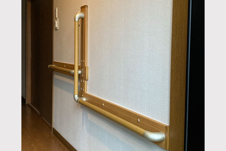 玄関・階段への手すり取り付け工事