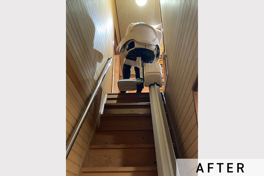 昇降機が上がっていく様子>