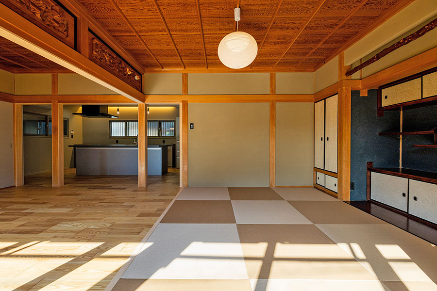 6畳の部屋・8畳の和室・キッチンがつながったLDK>