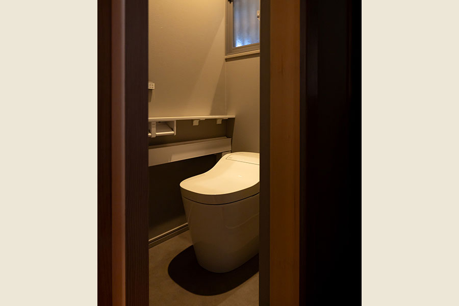 施工後のトイレ>