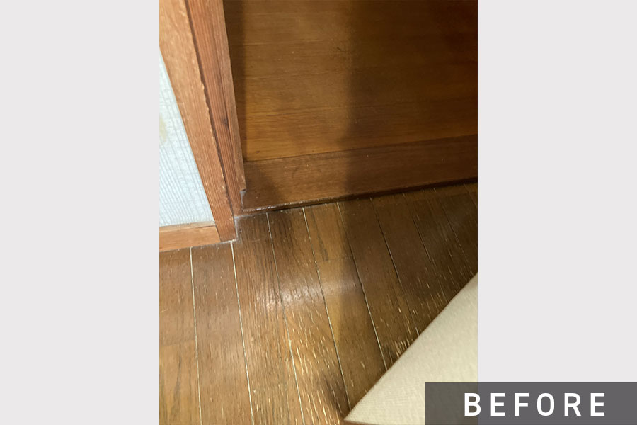 施工前の洗面所の床>