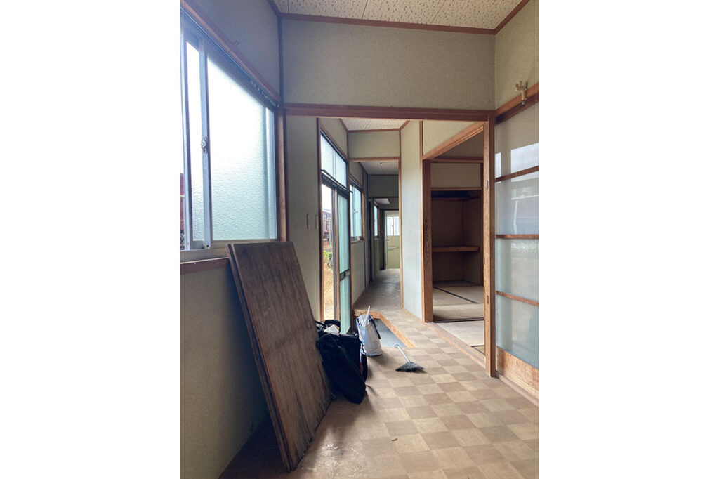 施工前・玄関からリビングまで>